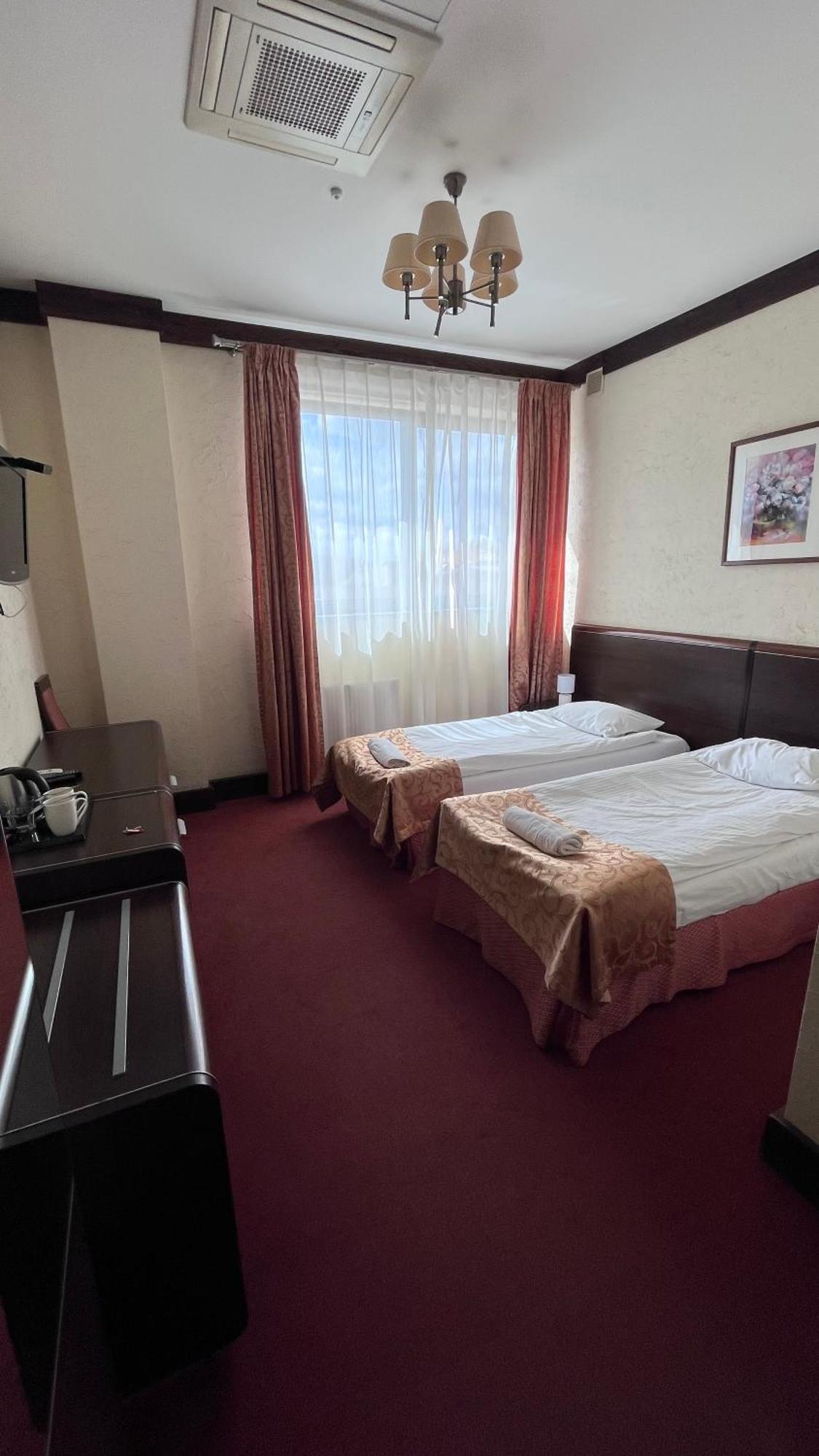 Neptun Hotel Legnica Exterior photo